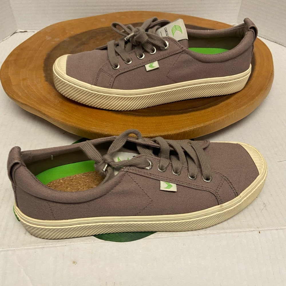 Cariuma Canvas Sneakers